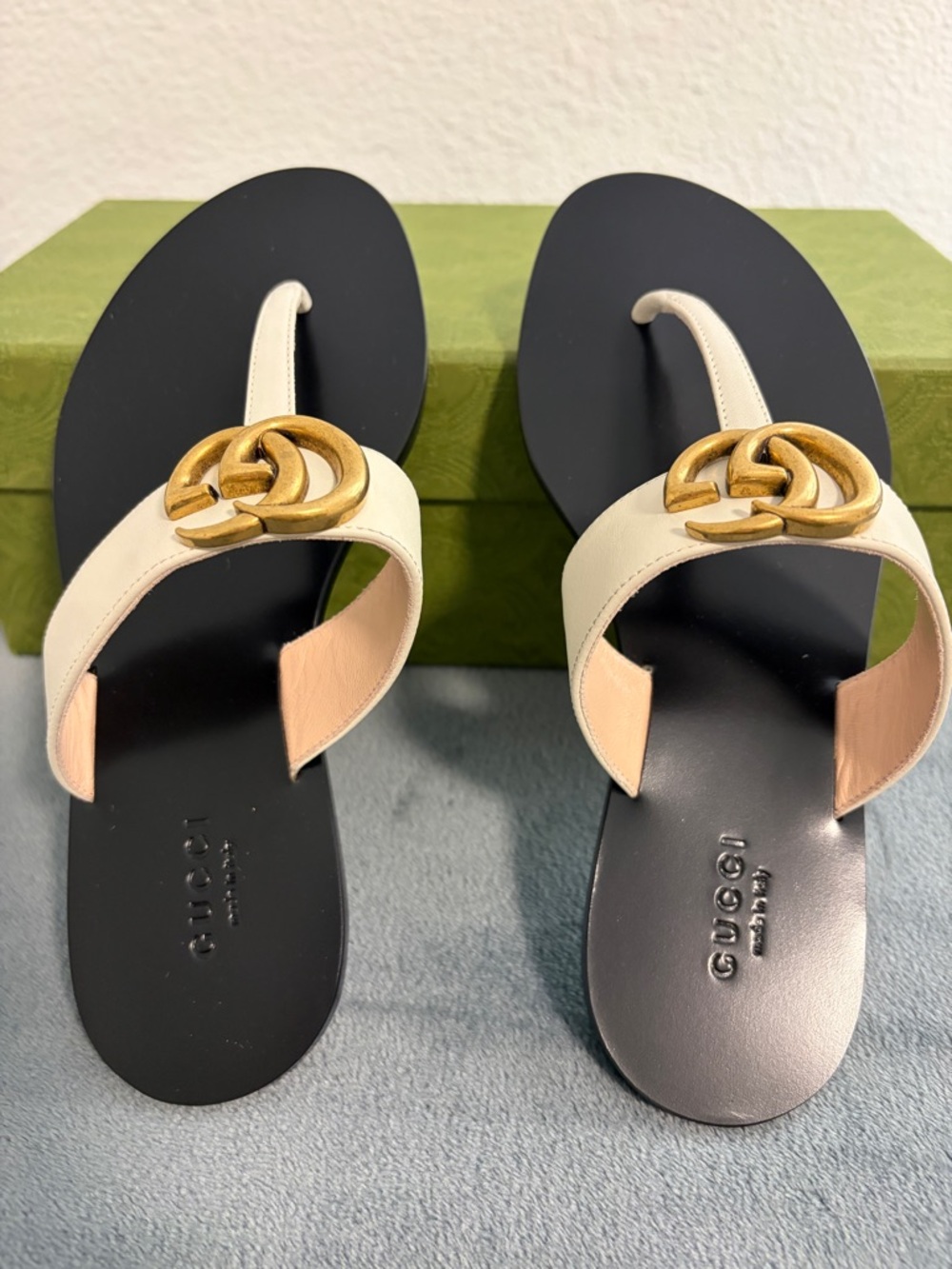 Brand New Women Gucci Double GG Marmont White Thong Sandals Sz 35.5 (US 5.5)